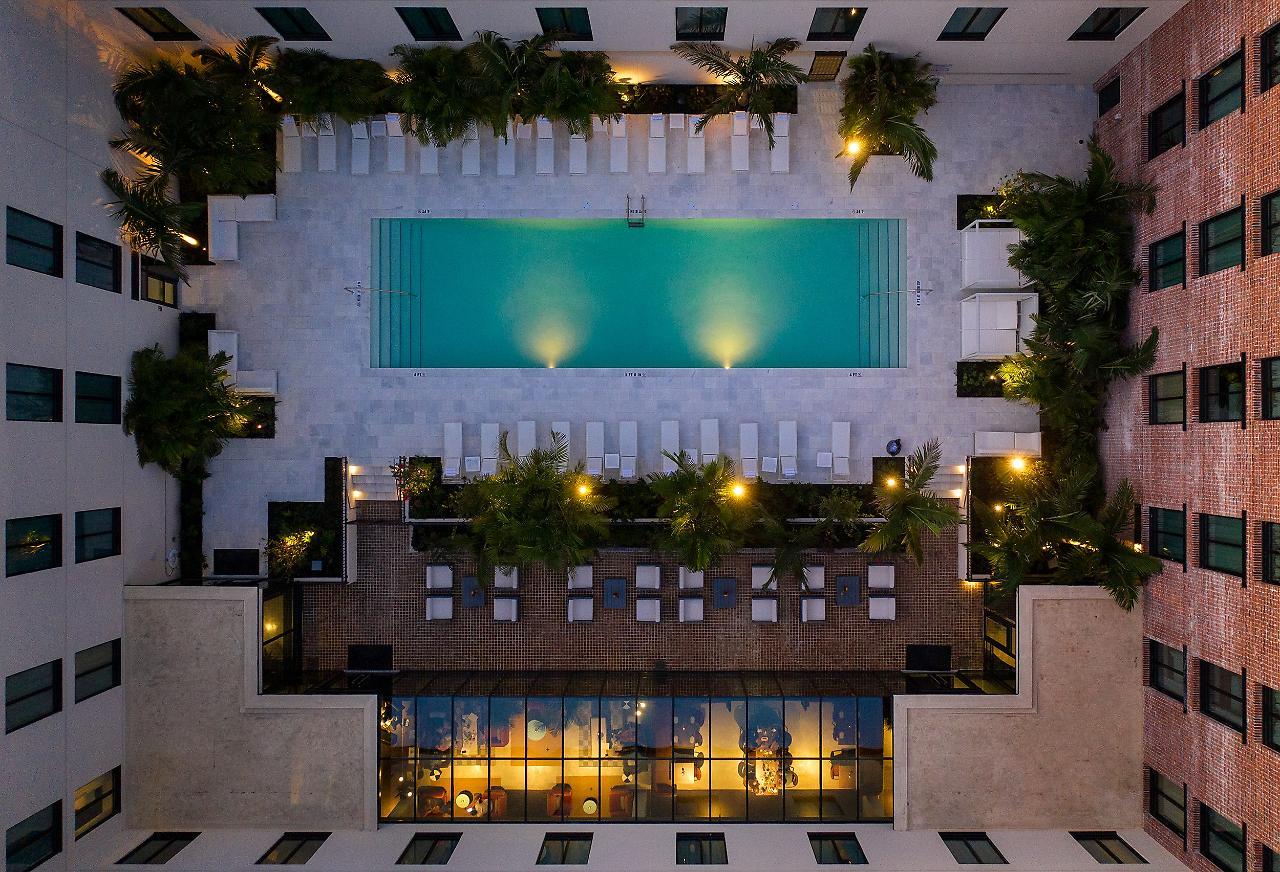 Hotel Haya Tampa Exterior photo